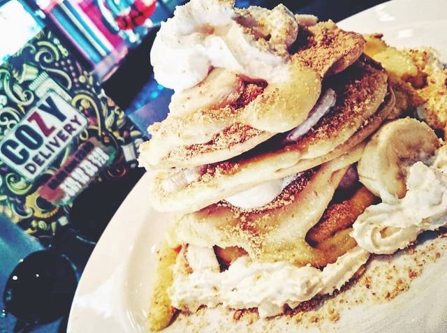 Banana chocolate pancakes